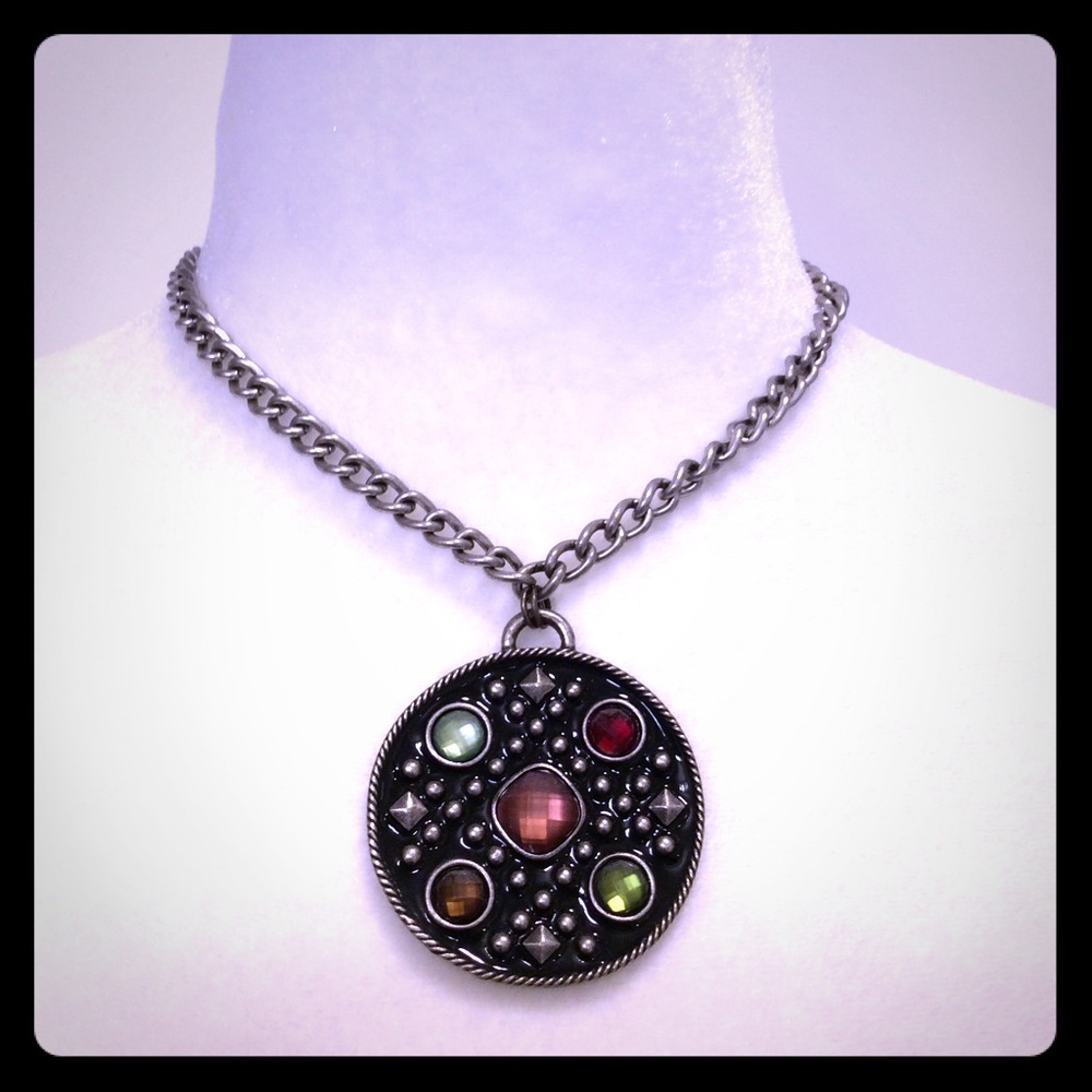 Jeweled Pendent Necklace